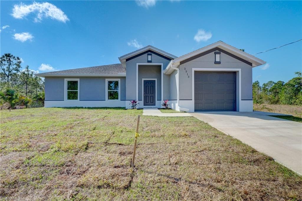 2913 43rd ST W LEHIGH ACRES, FL 33971