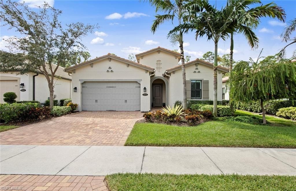 9244 Glenforest DR NAPLES, FL 34120