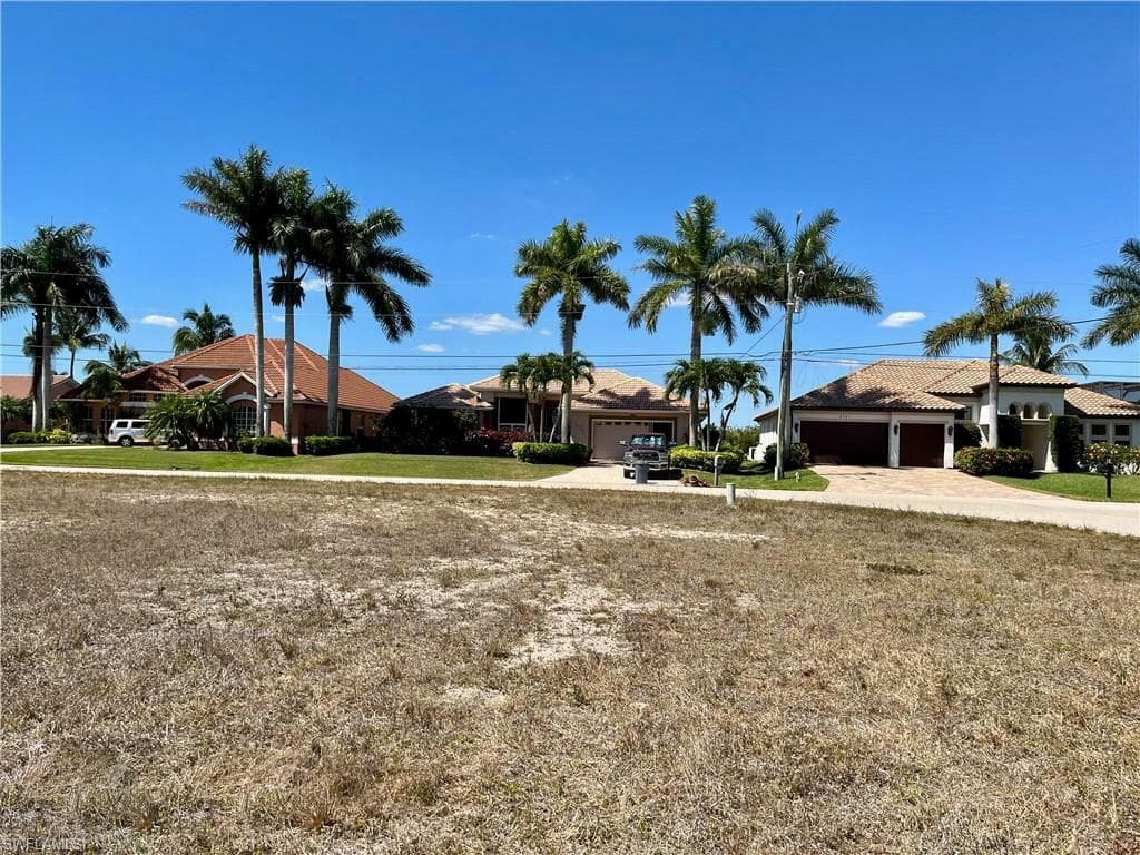 5202 SW 27th AVE CAPE CORAL, FL 33914