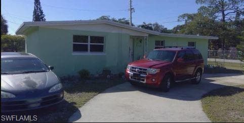 2400 KENNESAW ST FORT MYERS, FL 33901