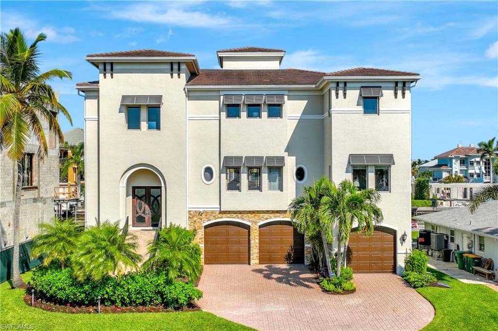 225 Conners AVE NAPLES, FL 34108