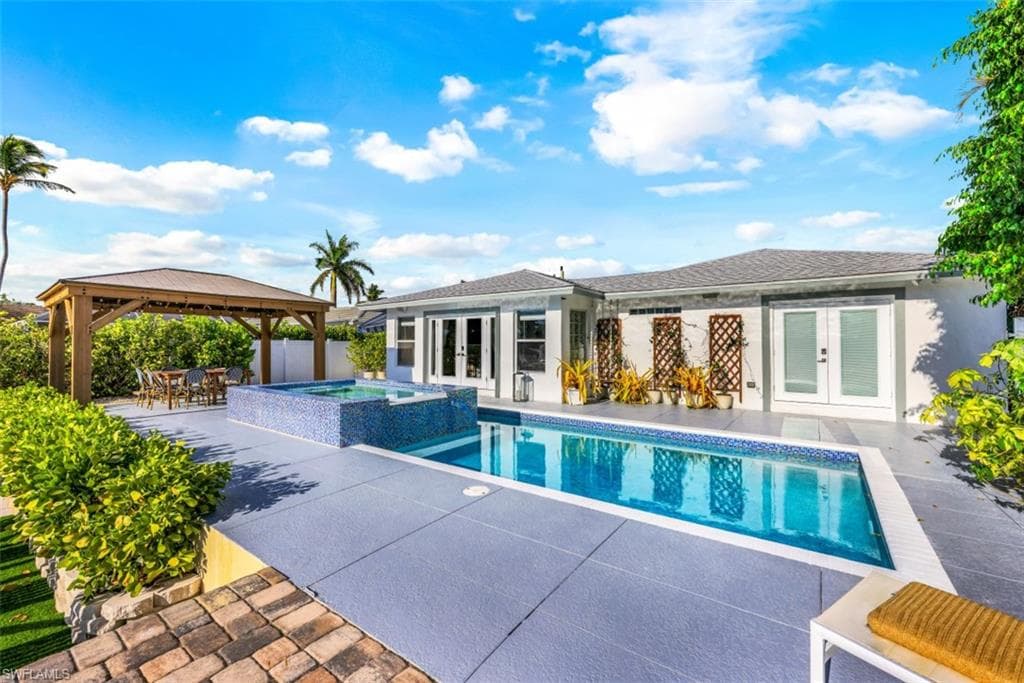 776 Apple CT MARCO ISLAND, FL 34145