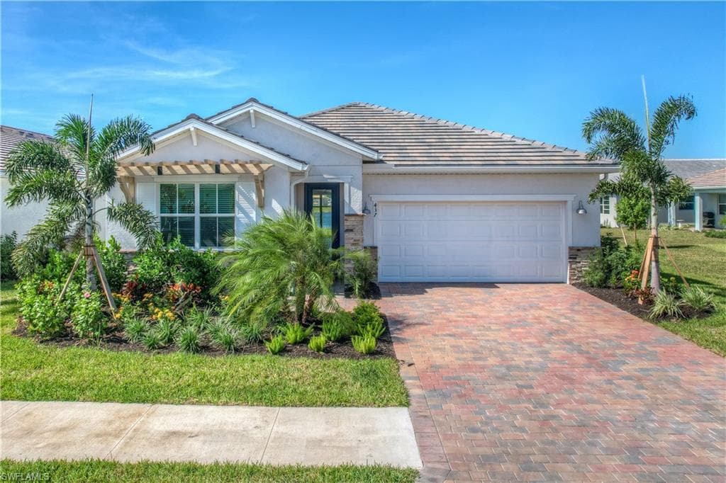 437 Tamarindo LN NAPLES, FL 34114