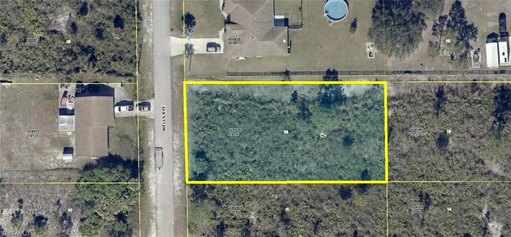 404 Wells AVE LEHIGH ACRES, FL 33972