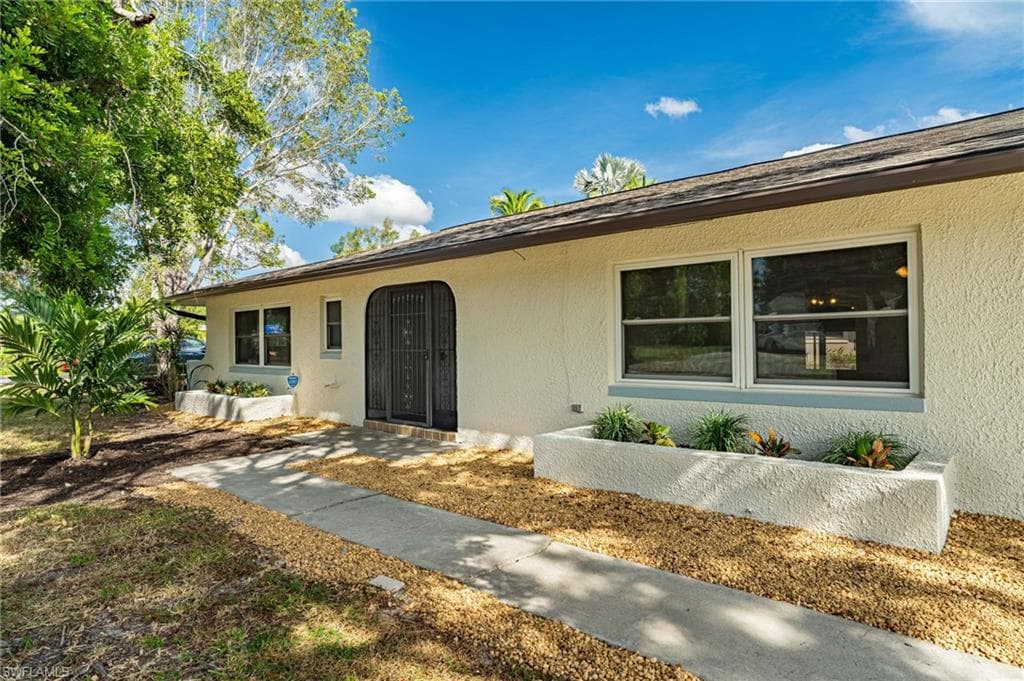 8518 Exeter ST FORT MYERS, FL 33907