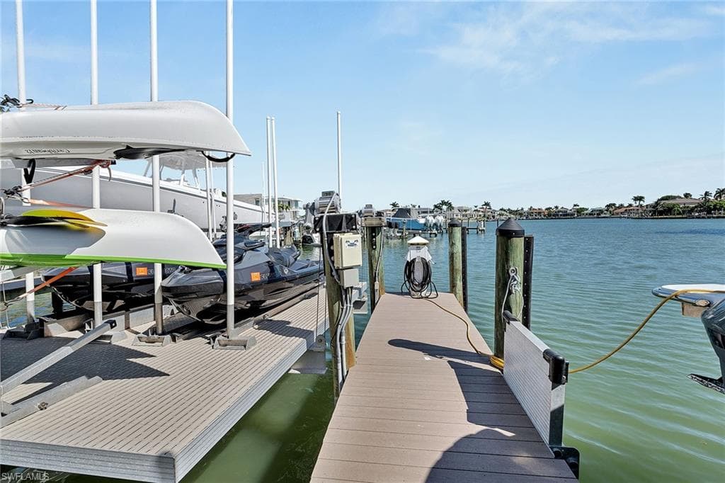 4090 Gulf Shore BLVD N NAPLES, FL 34103