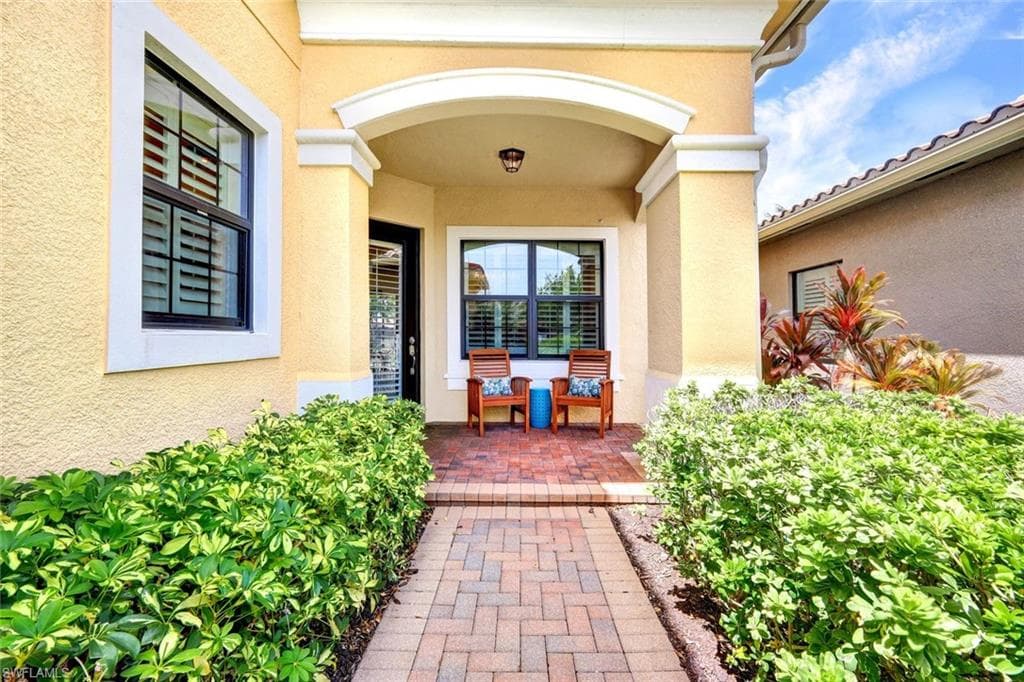 13673 Mandarin CIR NAPLES, FL 34109