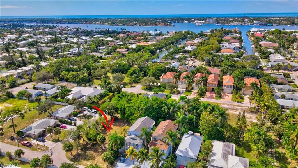 2296 Curtis ST NAPLES, FL 34112