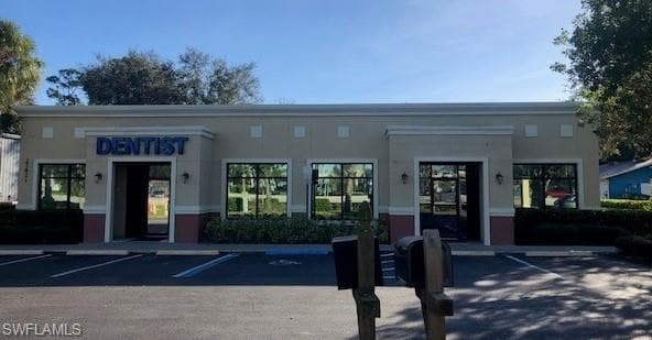 27821 Tamiami TRL BONITA SPRINGS, FL 34134