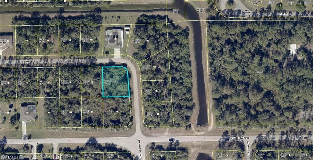 880 Porter ST E LEHIGH ACRES, FL 33974