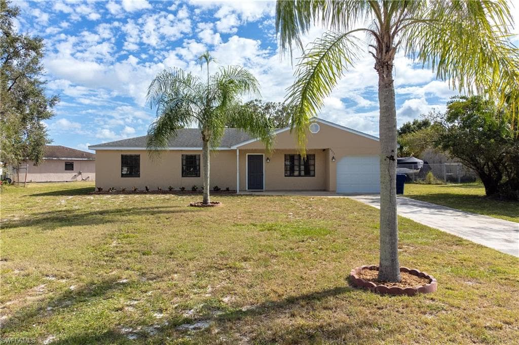 4011 E Sunflower CIR LABELLE, FL 33935