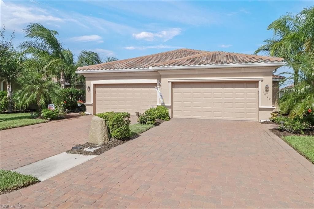 1807 Alameda DR NAPLES, FL 34120
