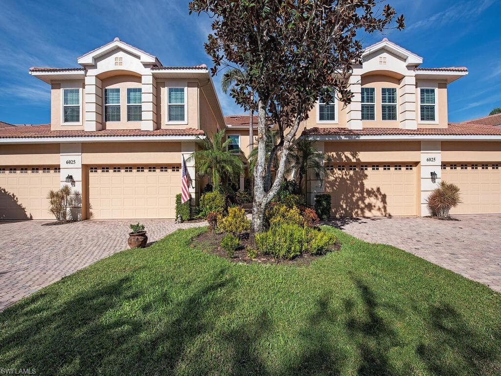 6025 Trophy DR 401 NAPLES, FL 34110