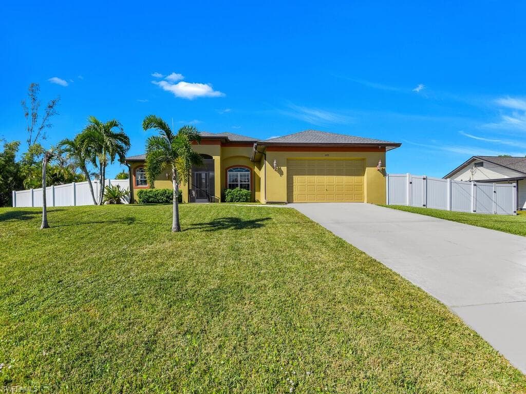 1426 SW 15th PL CAPE CORAL, FL 33991