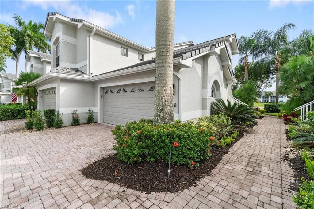6010 Pinnacle LN 2404 NAPLES, FL 34110