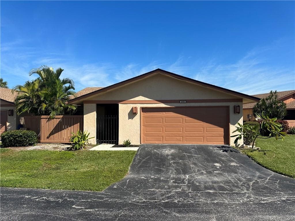 6479 Royal Woods DR FORT MYERS, FL 33908