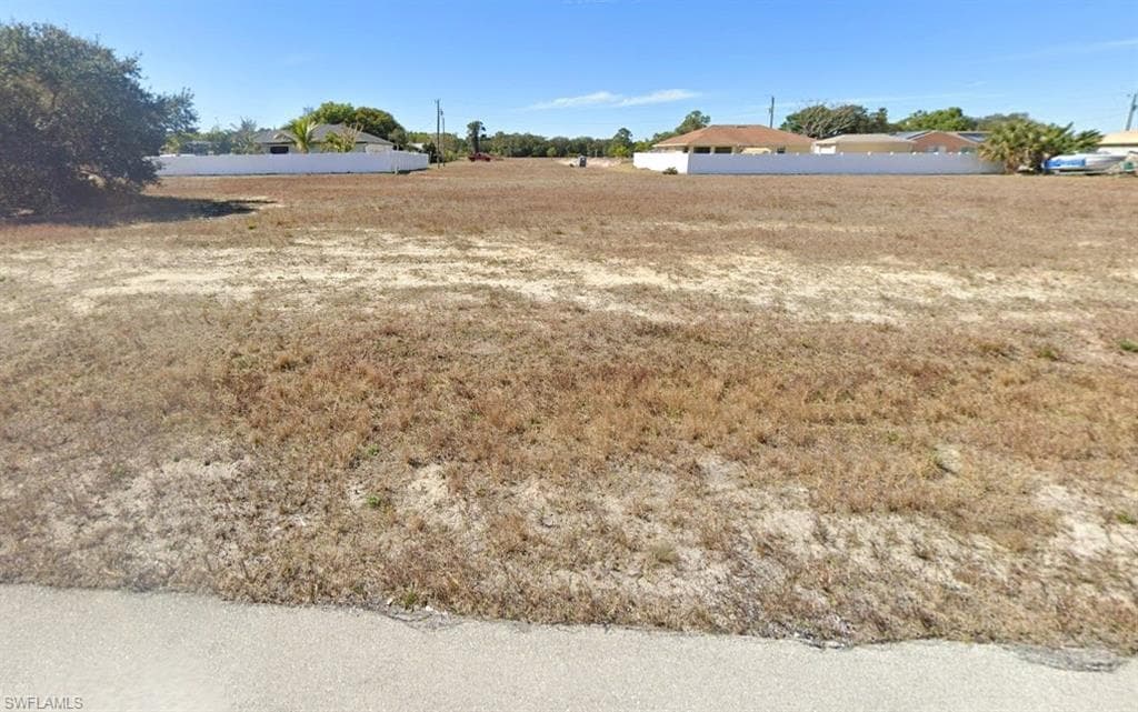 2504 NW 14th PL CAPE CORAL, FL 33993