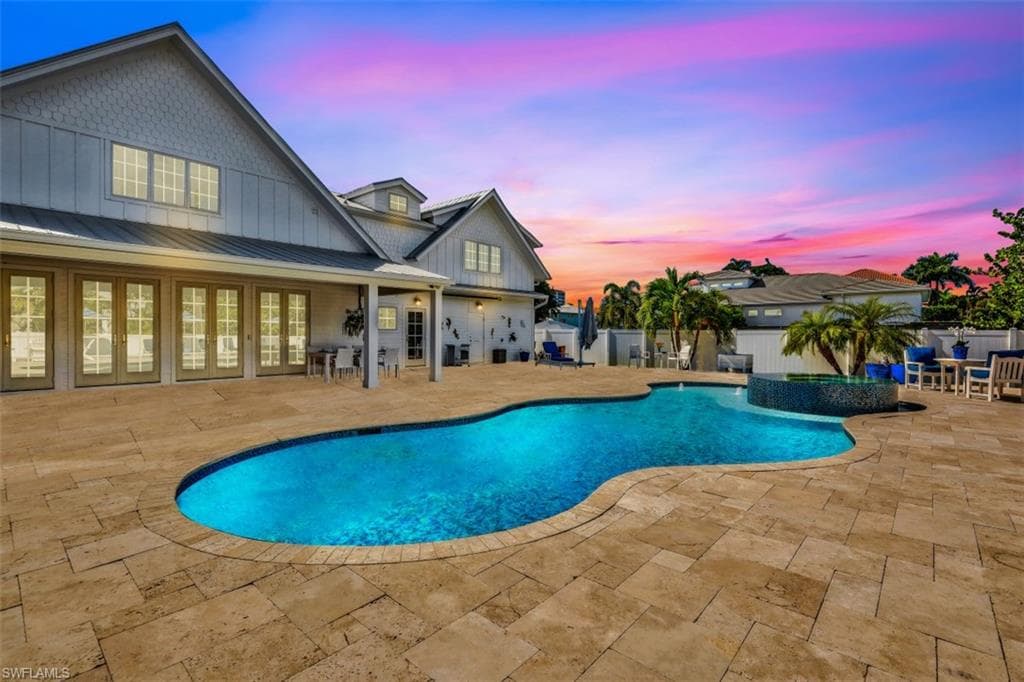 535 93rd AVE N NAPLES, FL 34108