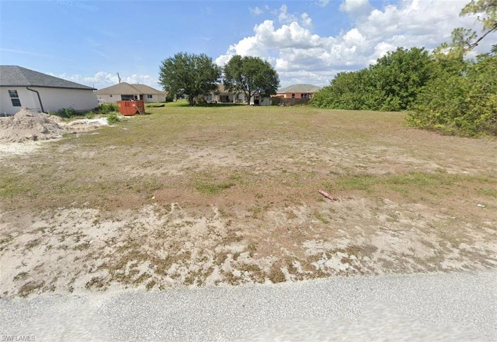 621 NW 26th TER CAPE CORAL, FL 33993