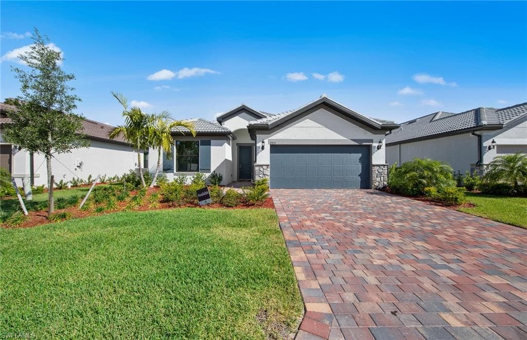 17033 OAKSTEAD DR ALVA, FL 33920