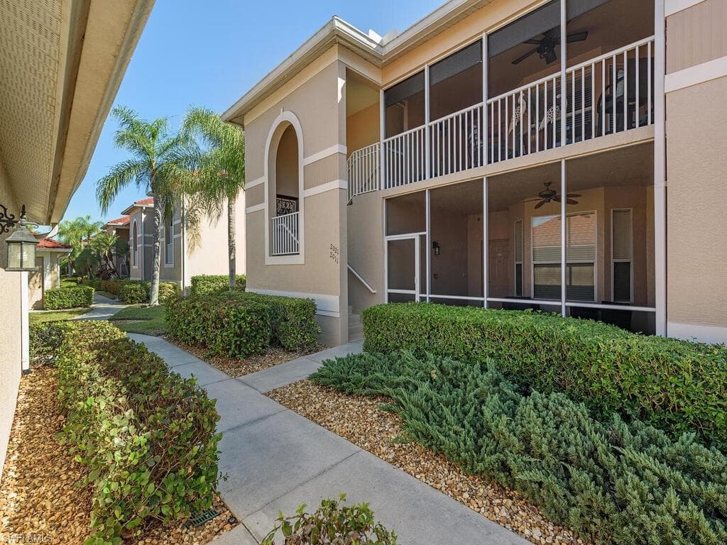 2820 Cypress Trace CIR 2011 NAPLES, FL 34119