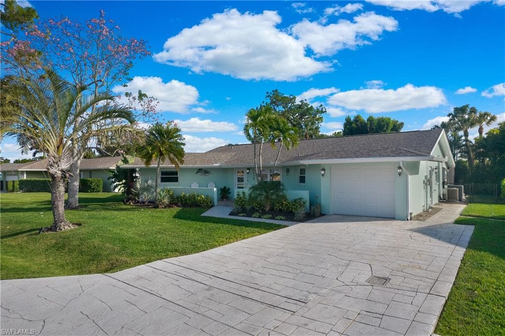 2328 Clipper WAY NAPLES, FL 34104