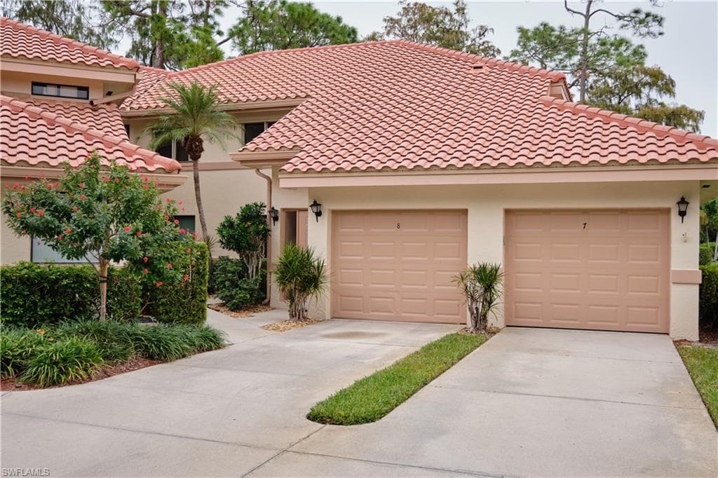 206 Bennington DR 8 NAPLES, FL 34104