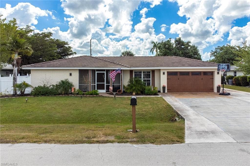 2112 Harvard AVE FORT MYERS, FL 33907