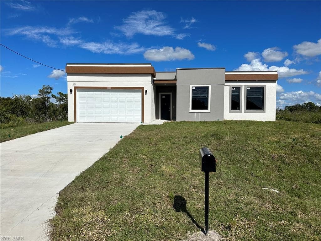 3006 72nd ST W LEHIGH ACRES, FL 33971