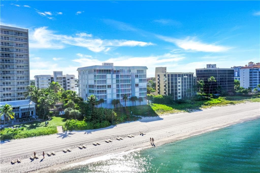 9811 Gulf Shore DR PH02 NAPLES, FL 34108