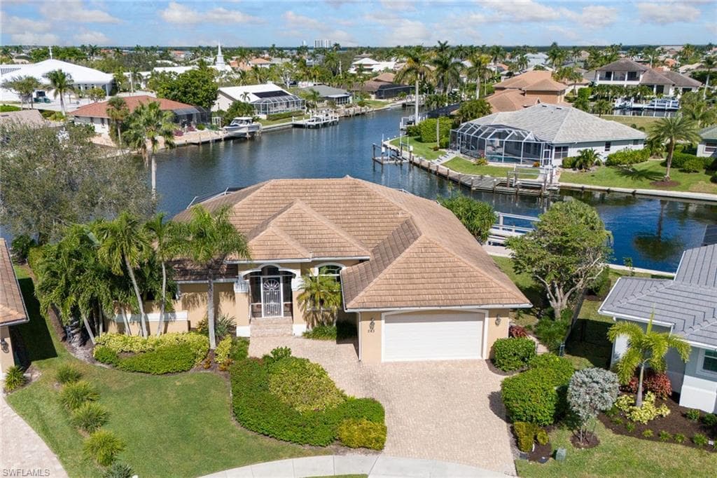 243 Seahorse CT MARCO ISLAND, FL 34145