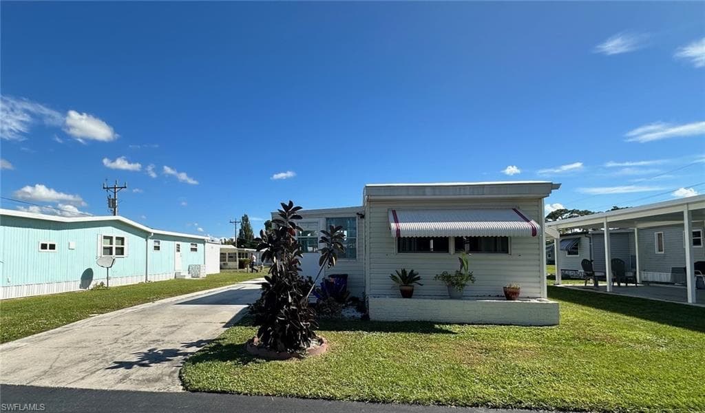 843 Winterest DR NORTH FORT MYERS, FL 33917