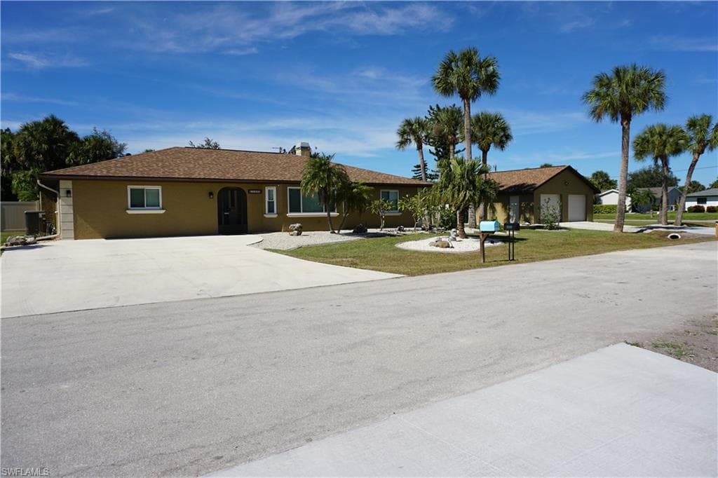 18409 Driggers AVE PORT CHARLOTTE, FL 33948