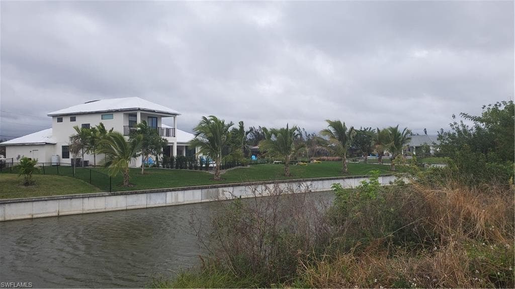 1815 SW 13th LN CAPE CORAL, FL 33991