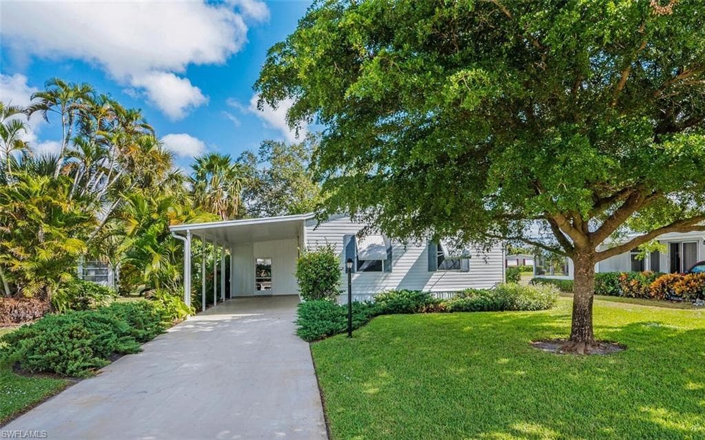 433 Riviera BLVD W NAPLES, FL 34112