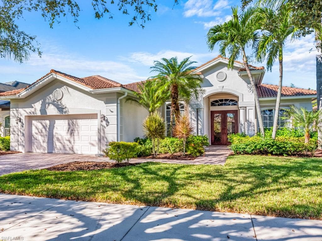 8896 Mustang Island CIR NAPLES, FL 34113