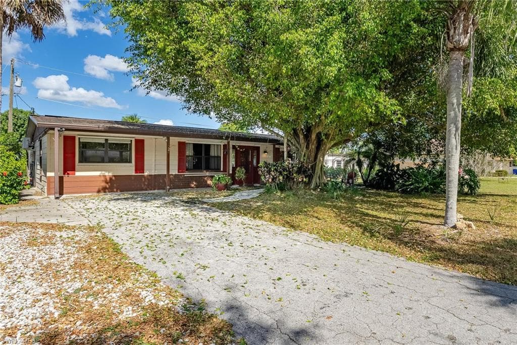 11321 Ridge RD BONITA SPRINGS, FL 34135