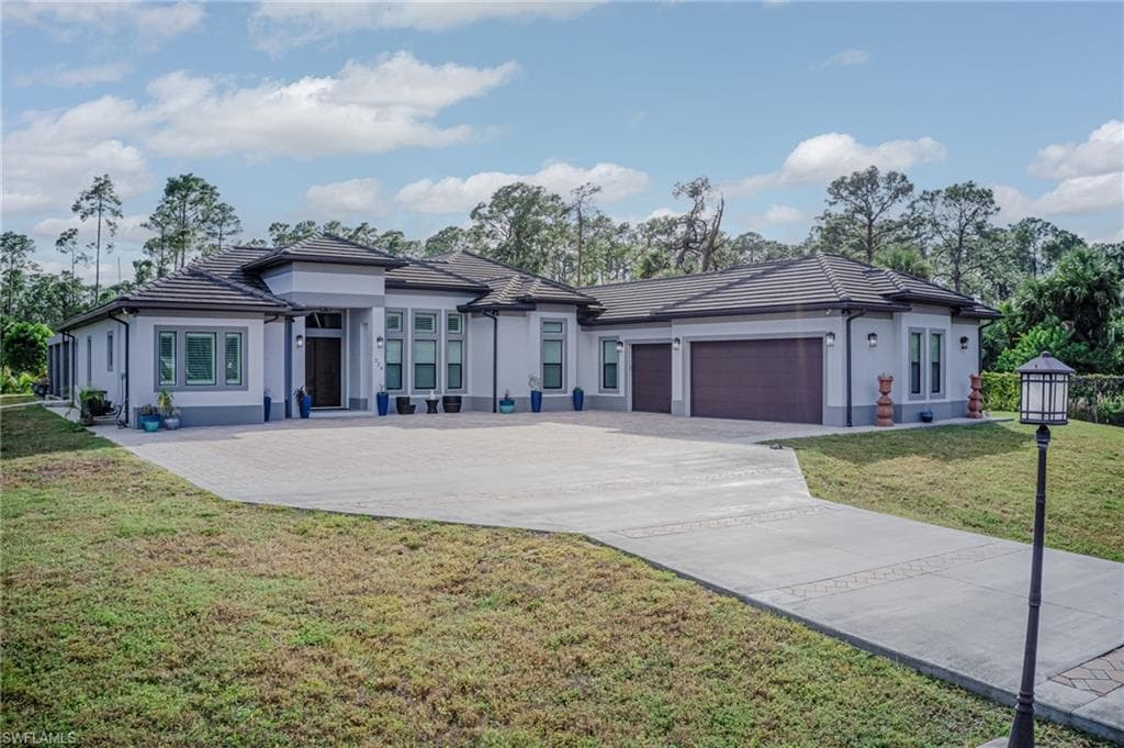 326 Golden Gate BLVD E NAPLES, FL 34120