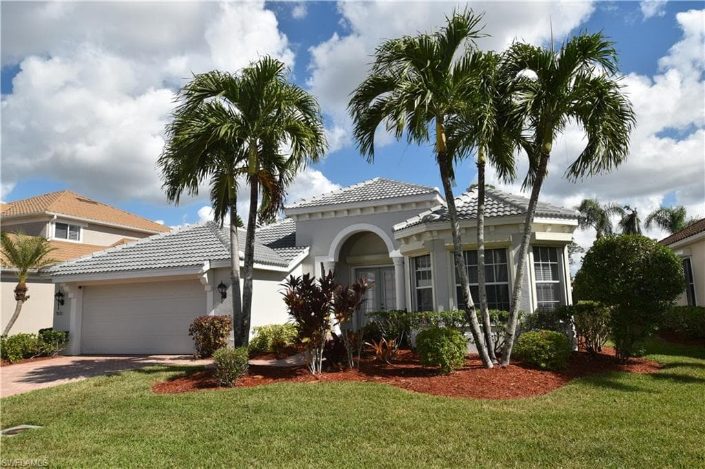 9121 Links DR FORT MYERS, FL 33913