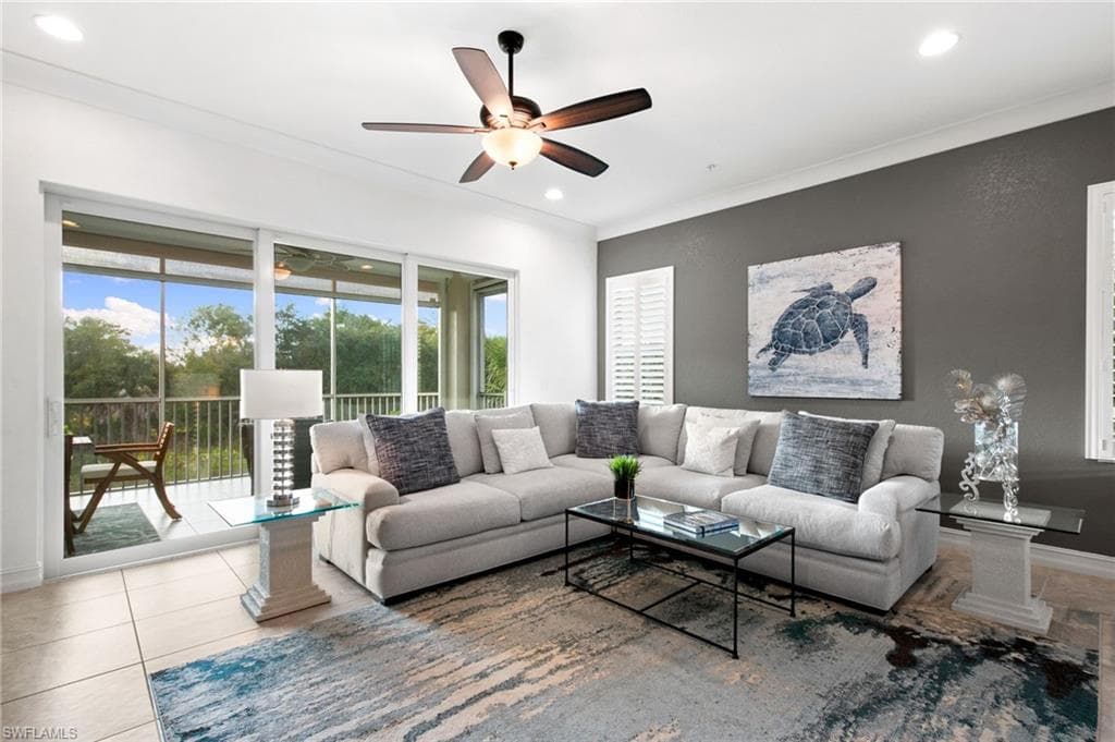 7801 Hawthorne DR 2704 NAPLES, FL 34113