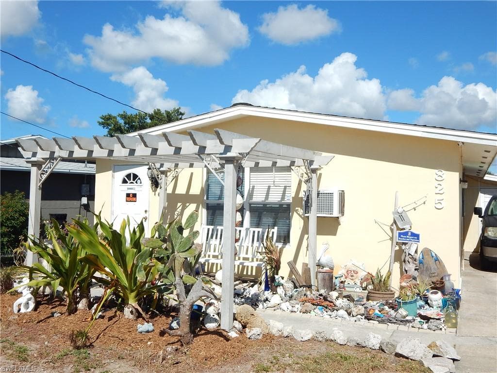 825 107th AVE NAPLES, FL 34108