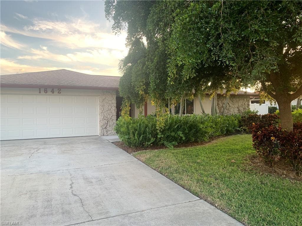 1642 SE 39th TER CAPE CORAL, FL 33904