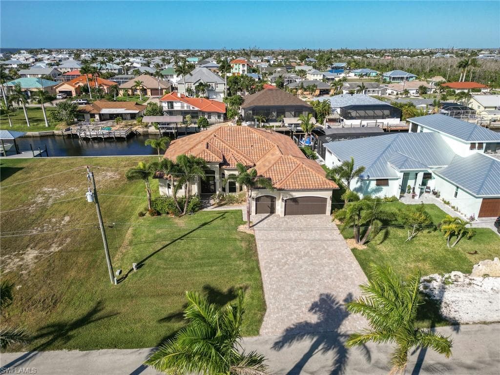 2433 Macadamia LN ST. JAMES CITY, FL 33956