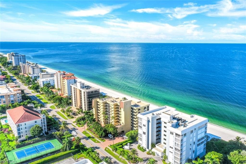 9811 Gulf Shore DR 203 NAPLES, FL 34108