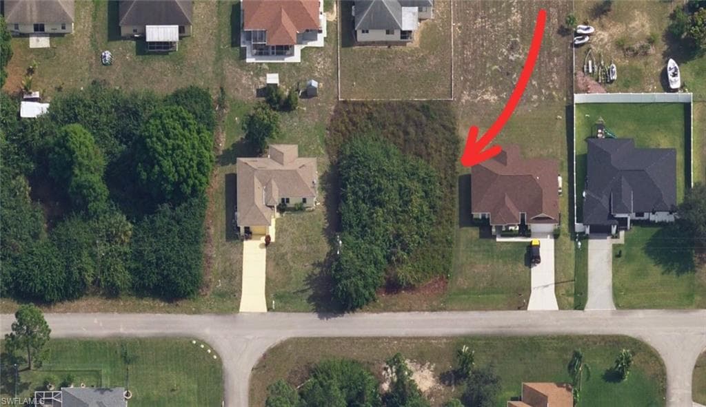 910 Atherton AVE LEHIGH ACRES, FL 33971