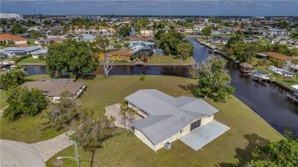 5213 Versailles CT CAPE CORAL, FL 33904