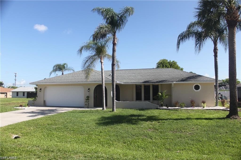 921 SE 27th TER CAPE CORAL, FL 33904
