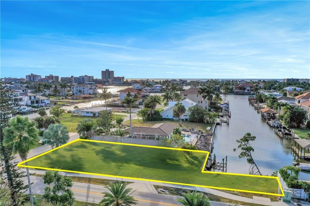 10337 Vanderbilt DR NAPLES, FL 34108