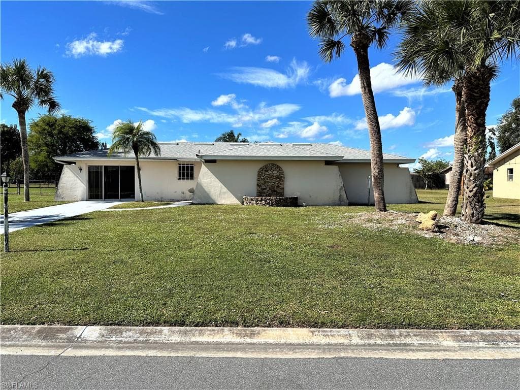 1423 Alwynne DR LEHIGH ACRES, FL 33936
