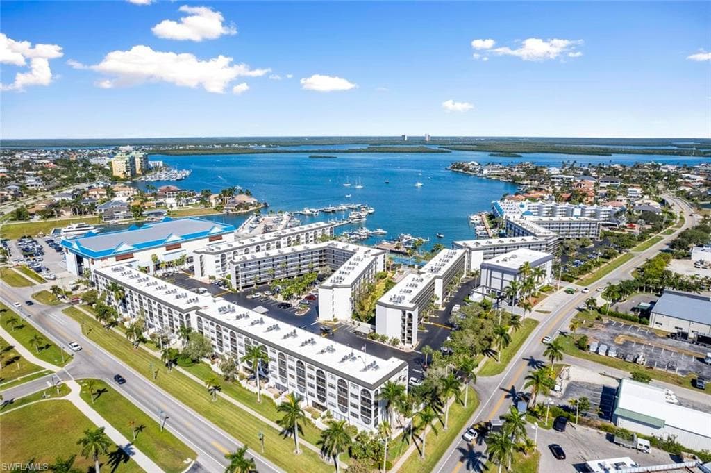 1007 Anglers CV J-302 MARCO ISLAND, FL 34145